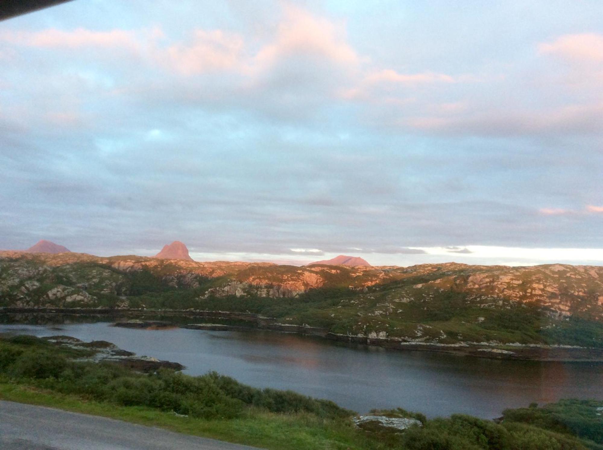 Appartement Achmelvich View Self Catering à Lochinver Extérieur photo